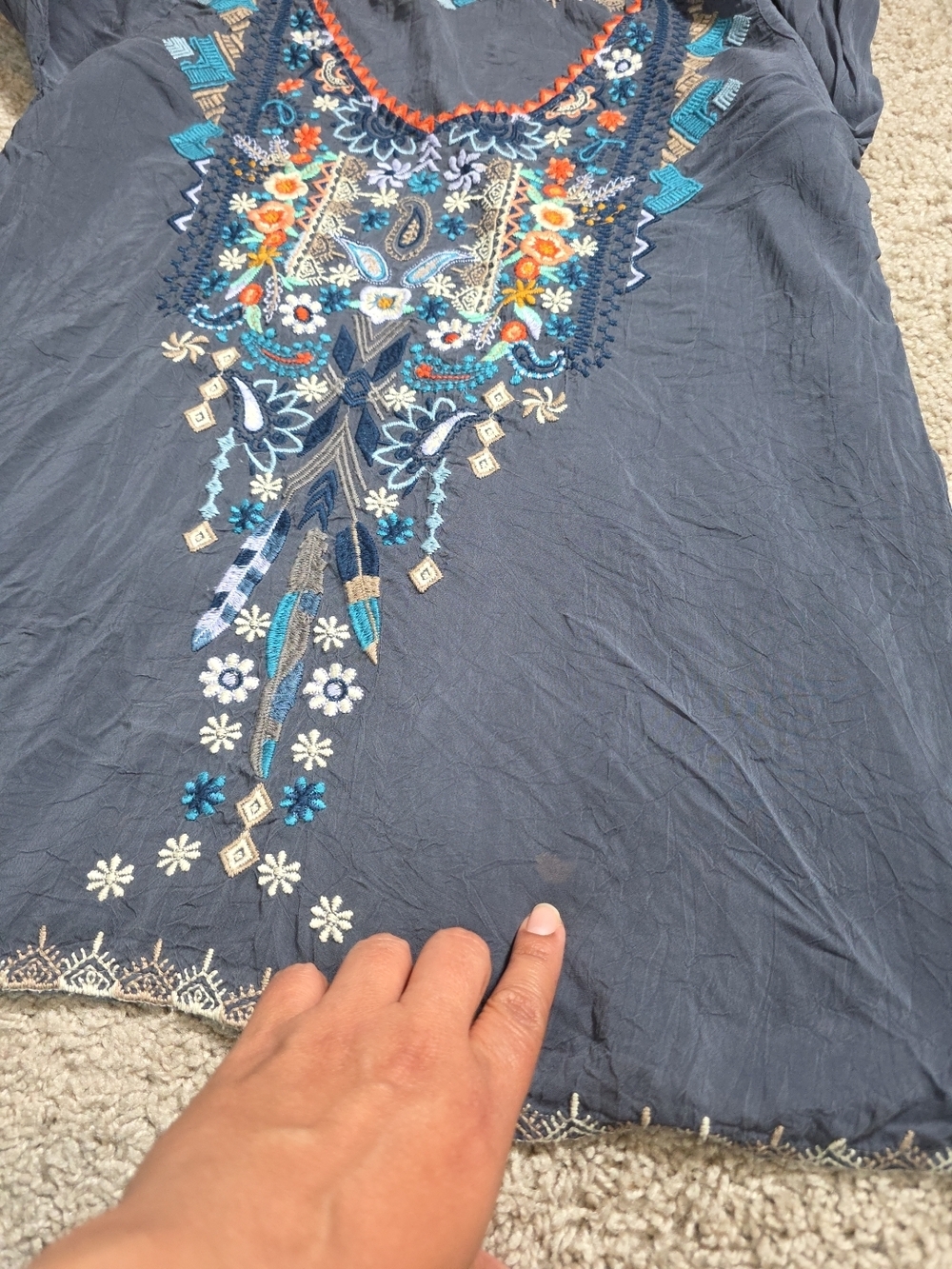 JOHNNY WAS Gray VNeck Embroidered Blouse 3/4 sleeve Size XSmall - Picture 9 of 11